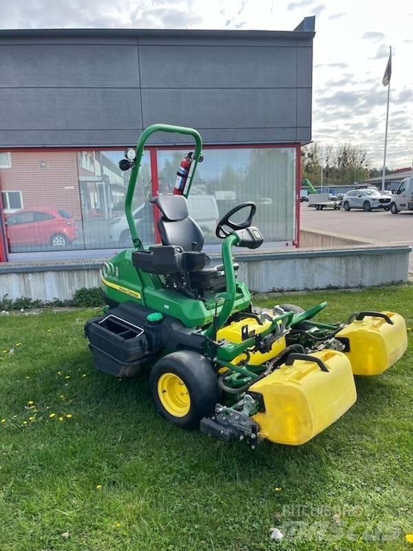 John Deere 2750 E محشات الخضر