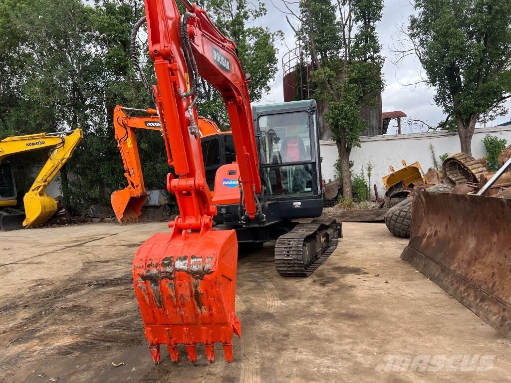 Doosan DX60 حفارات زحافة