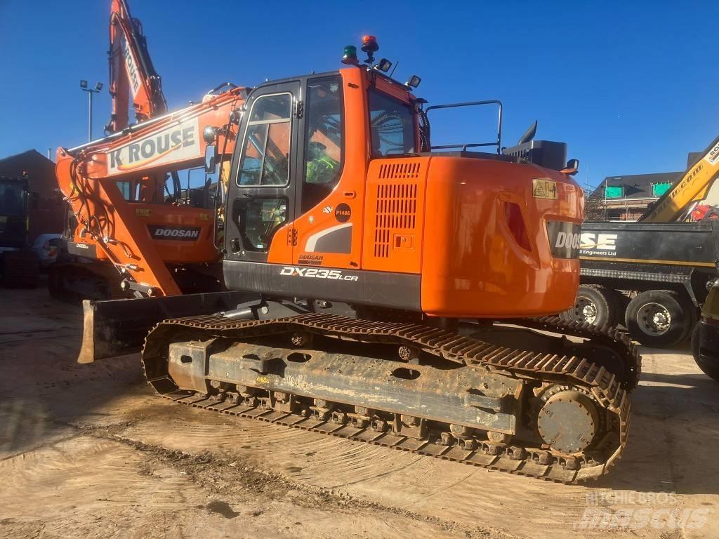 Doosan DX 235 LCR حفارات زحافة