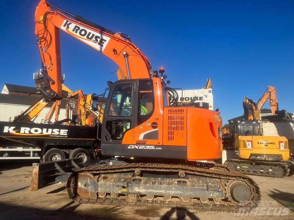 Doosan DX 235 LCR حفارات زحافة