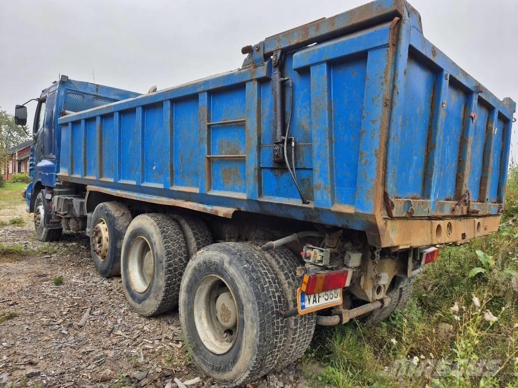 Sisu E14 شاحنات قلابة