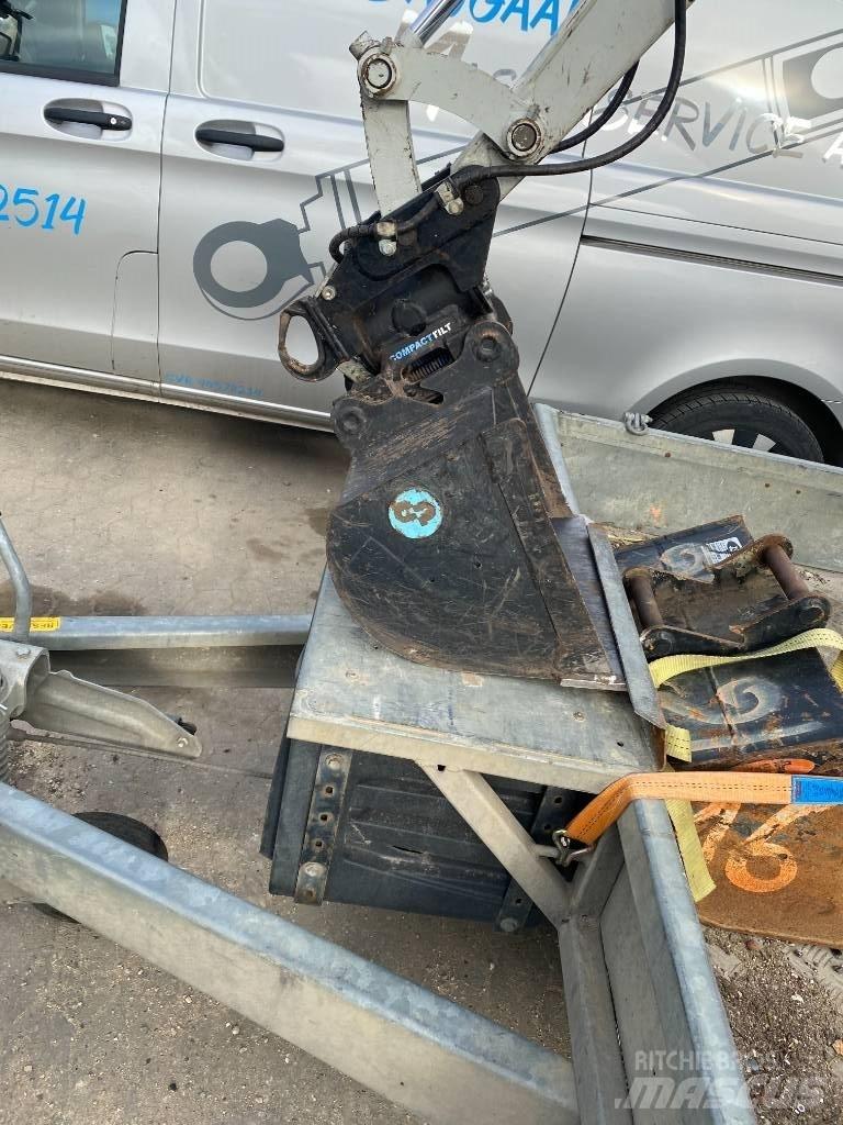 Takeuchi TB 210 حفارات صغيرة أقل من 7 طن (حفارات صغيرة)