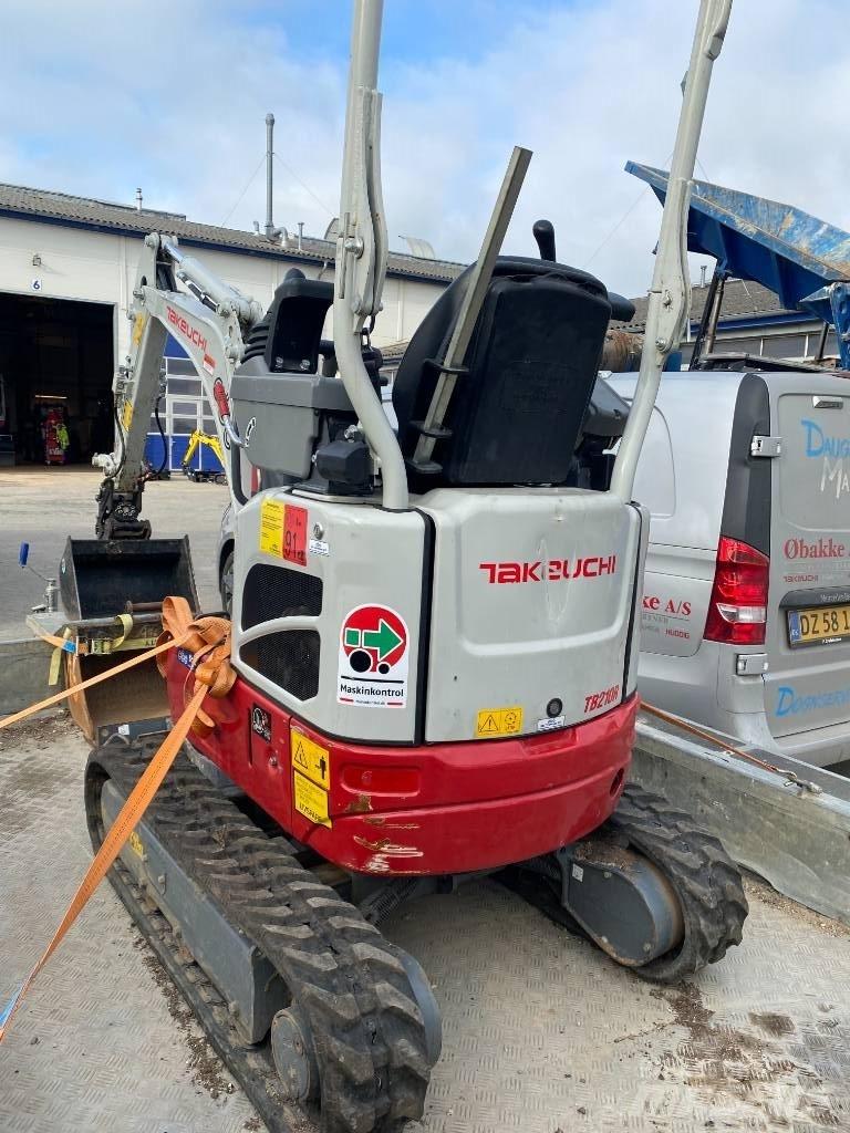 Takeuchi TB 210 حفارات صغيرة أقل من 7 طن (حفارات صغيرة)