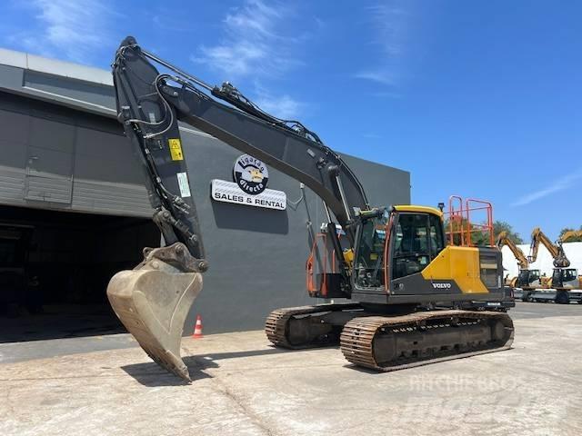 Volvo EC 200 E حفارات زحافة
