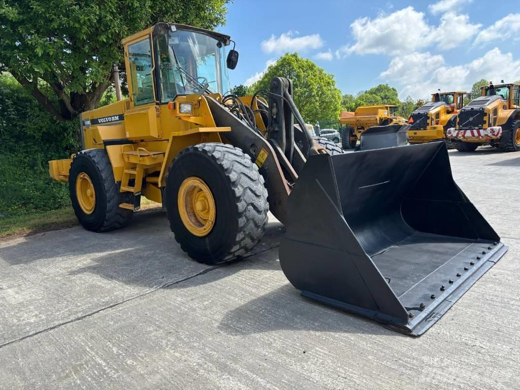 Volvo L 120 C لوادر بعجل