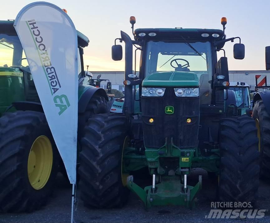 John Deere 7230 R الجرارات
