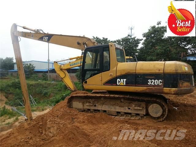CAT 320 C حفارات زحافة