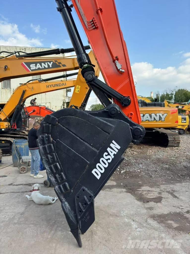 Doosan DX300LC حفارات زحافة