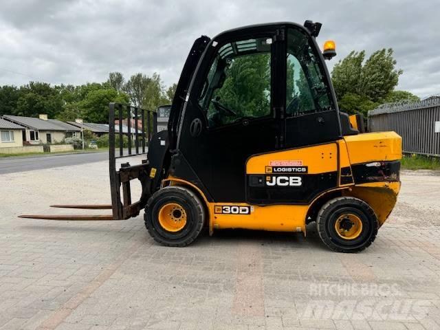 JCB TLT 30 D مناولات متداخلة