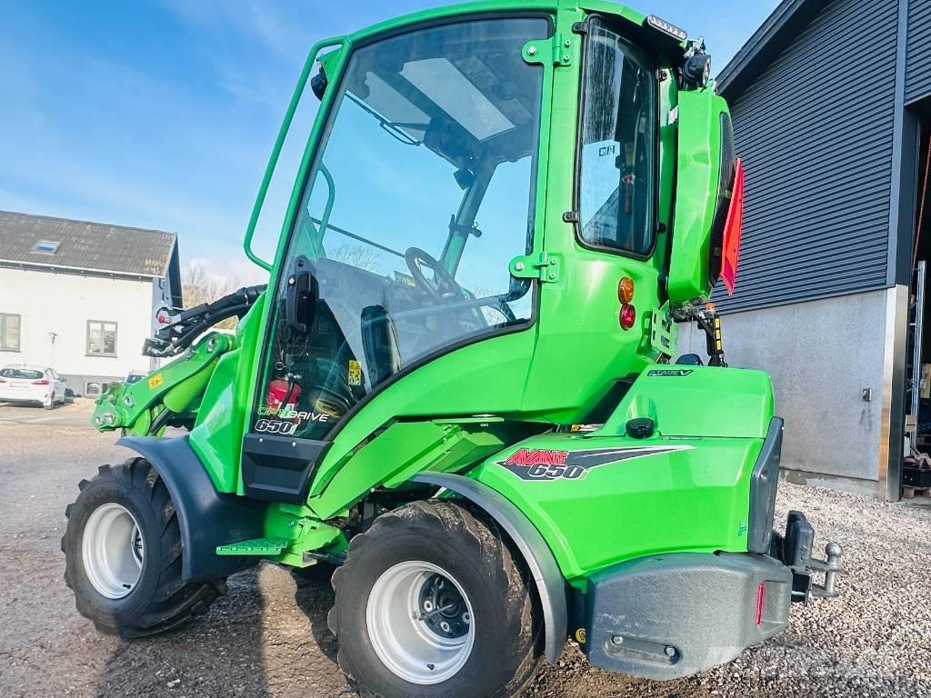 Avant 650 i لوادر متعددة الأغراض