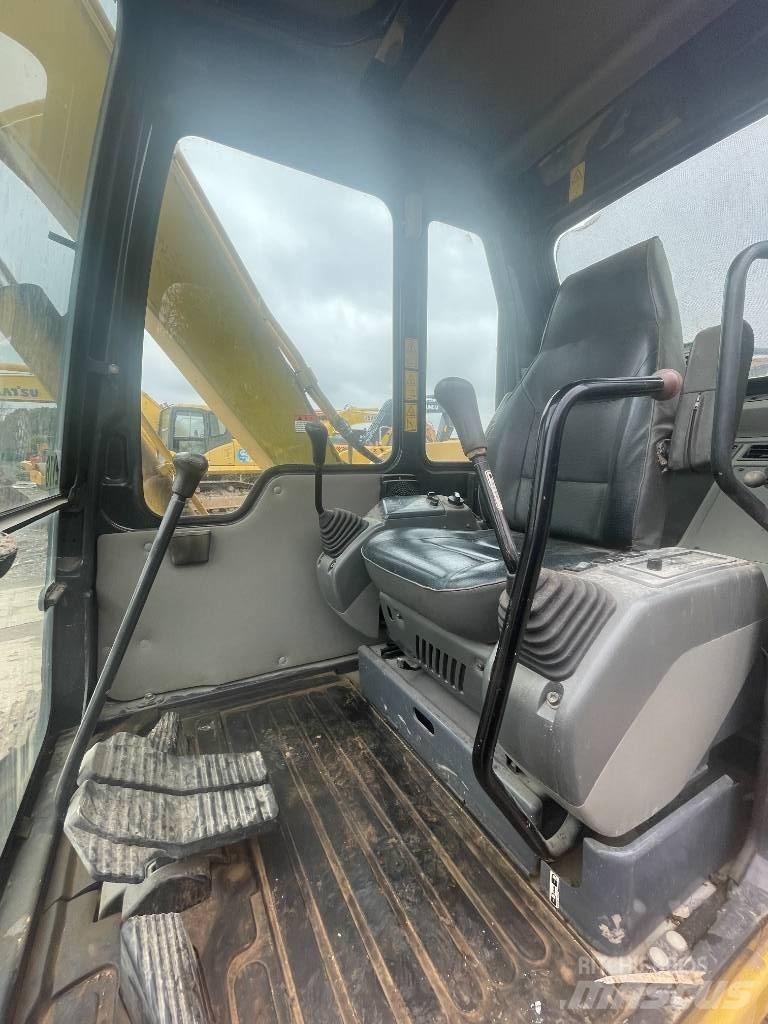 Komatsu PC 60 حفارات زحافة