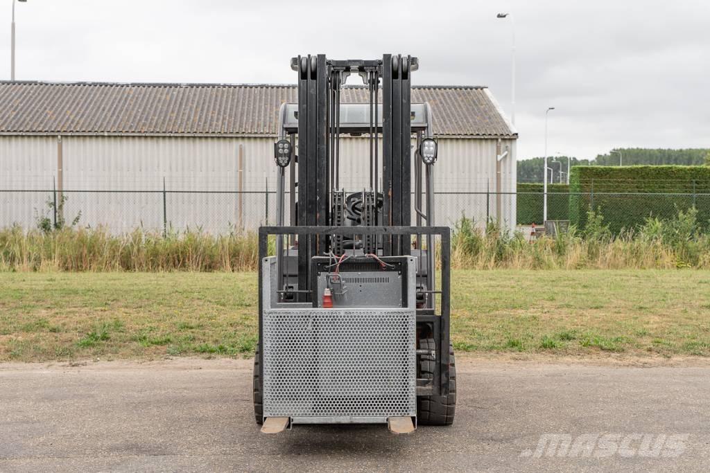 Manitou ME 435 شاحنات ذات رافعات شوكية تعمل بالكهرباء