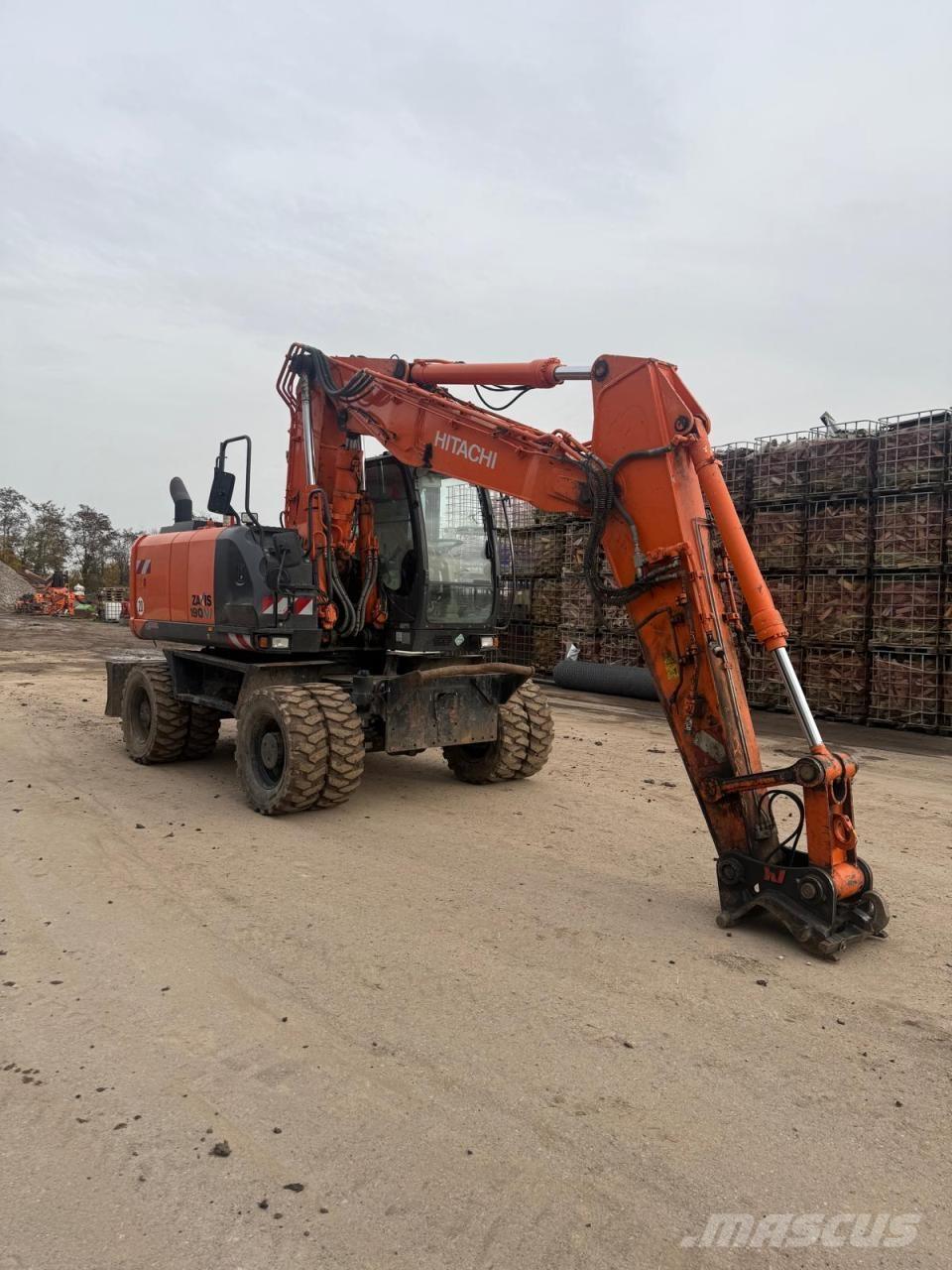 Hitachi ZX 190W-5B حفارات بعجل