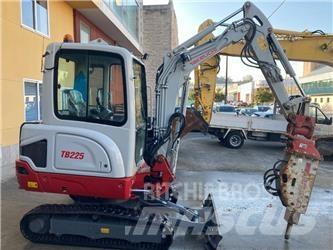 Takeuchi TB 225 حفارات صغيرة أقل من 7 طن (حفارات صغيرة)