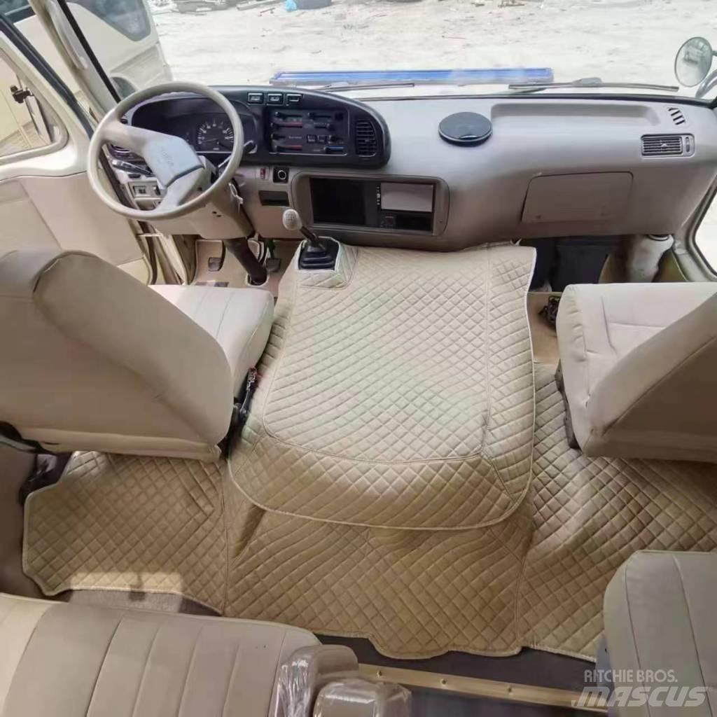 Toyota Coaster Bus حافلة صغيرة