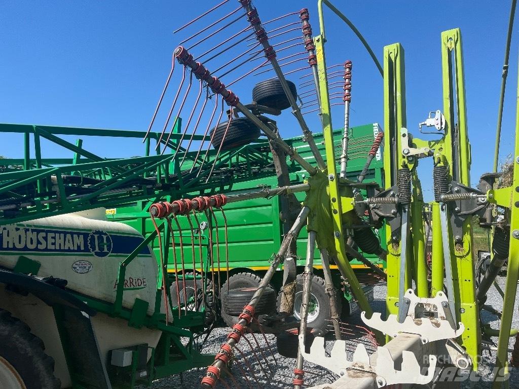 CLAAS Liner 2800 مكابس وميبسات التبن