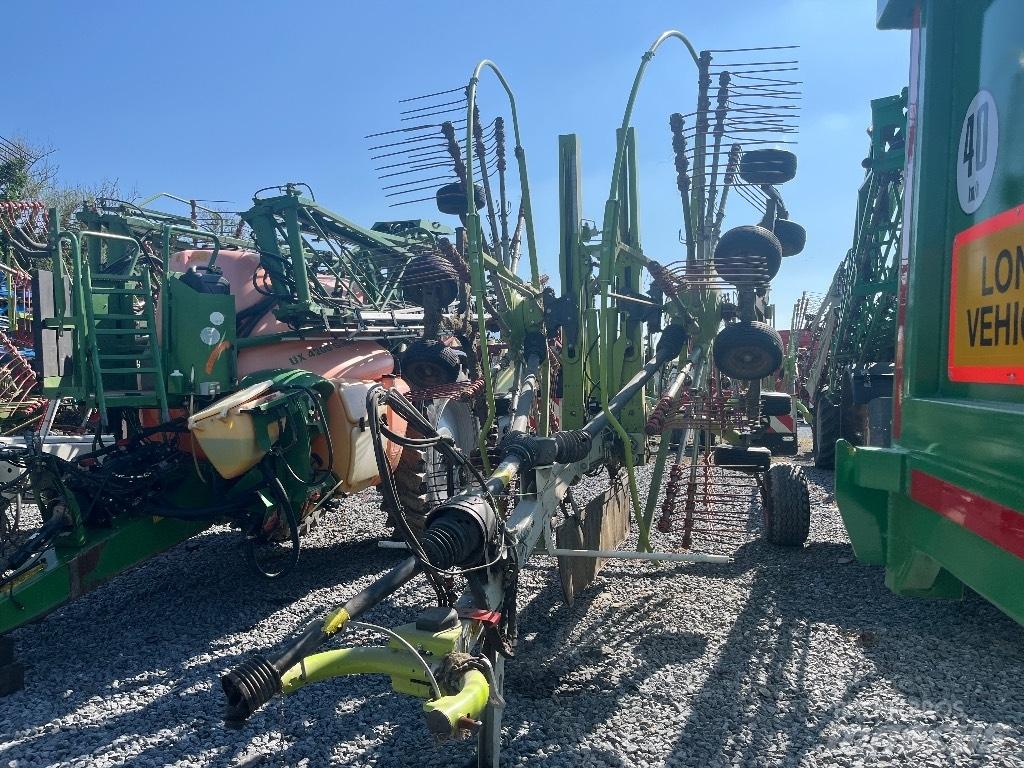 CLAAS Liner 2800 مكابس وميبسات التبن