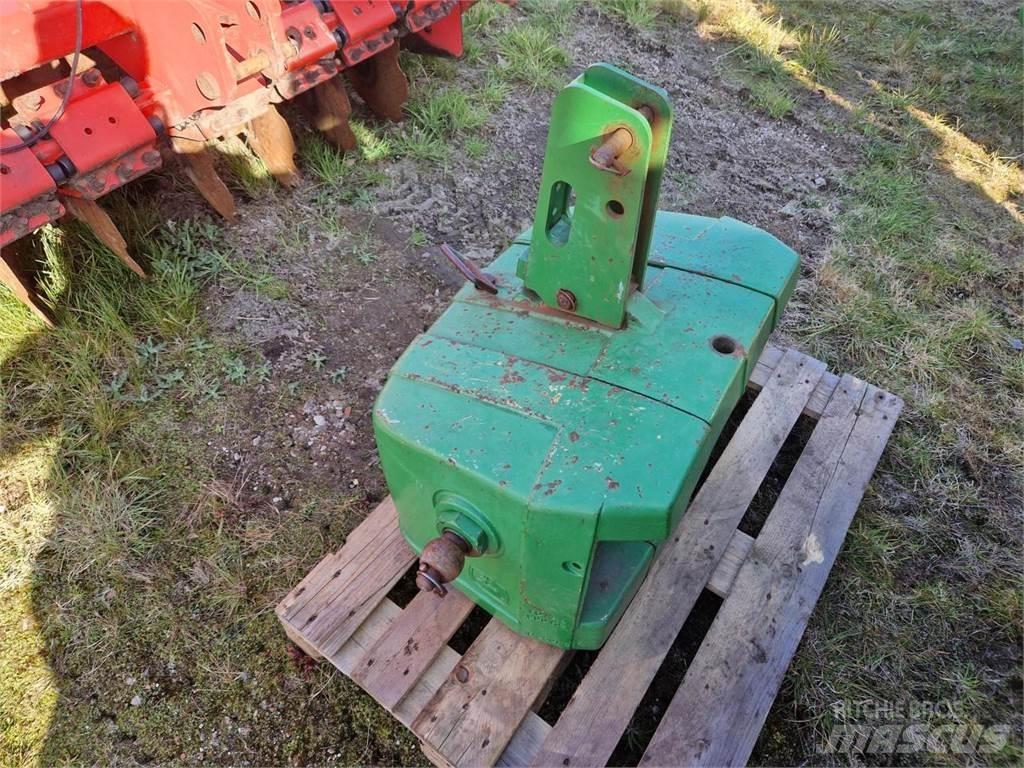 John Deere 900 kg ملحقات أخرى للجرارات