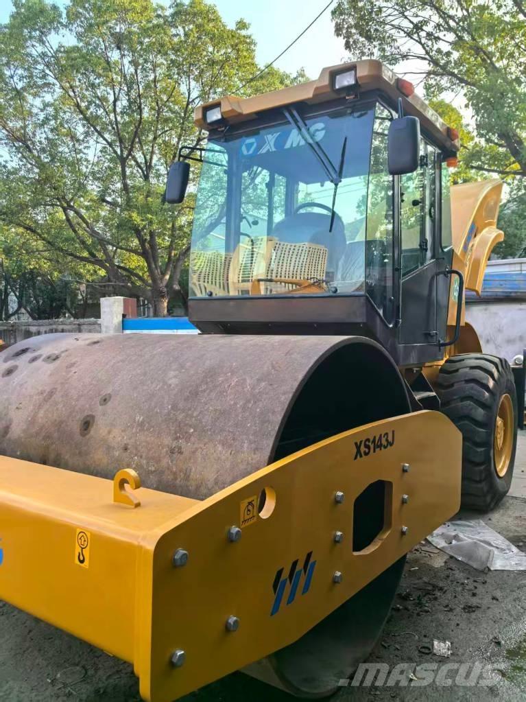 XCMG XS142J مداحل أحادية الأسطوانة