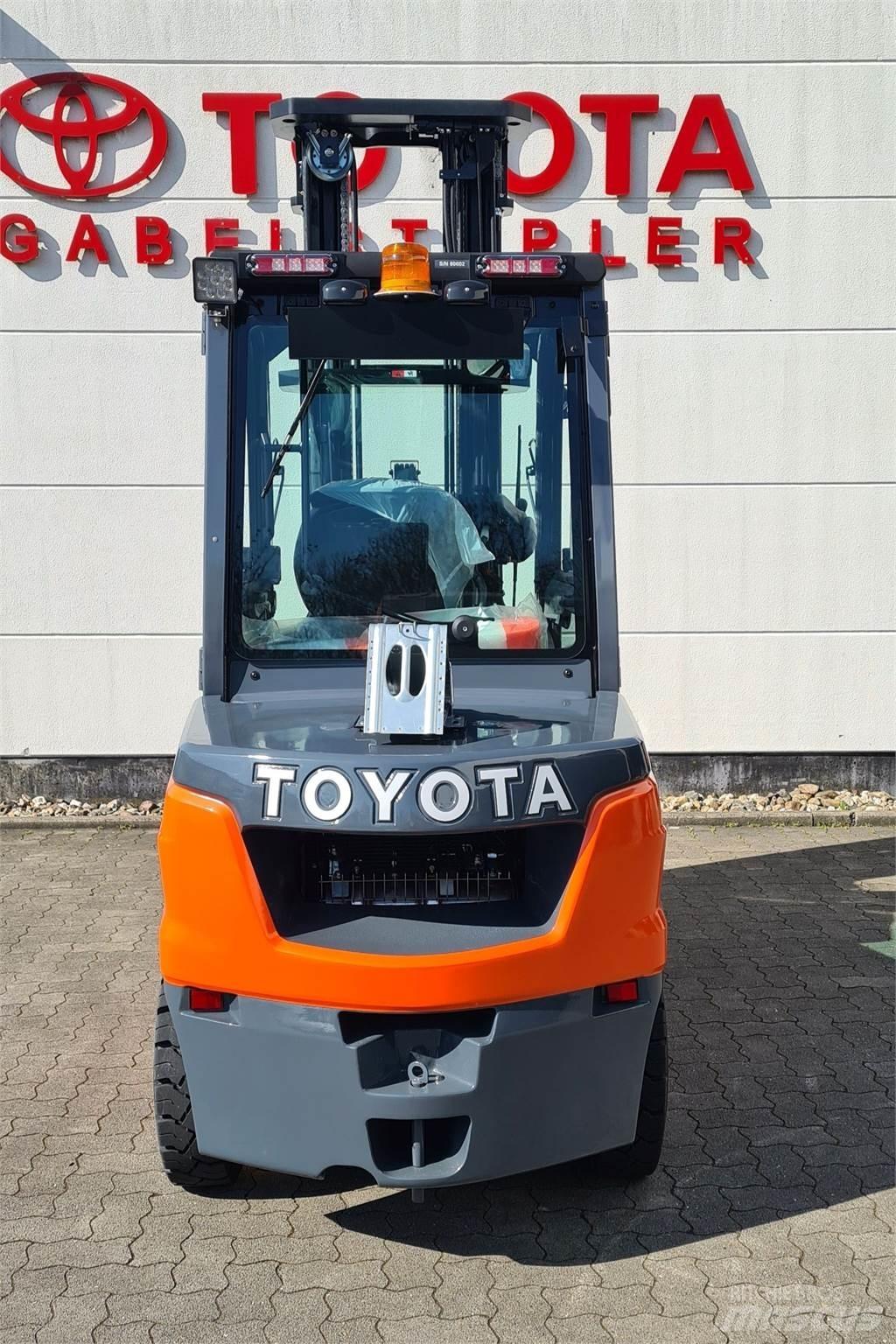 Toyota 52-8FDJF35 شاحنات الديزل