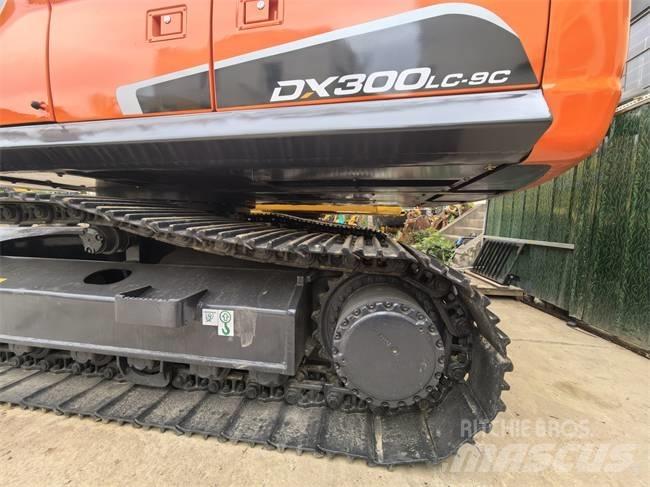 Doosan DX 300 LC حفارات زحافة