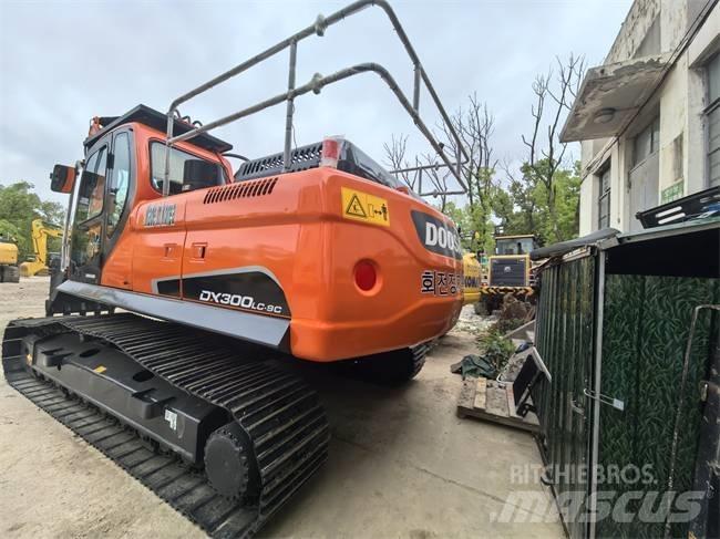 Doosan DX 300 LC حفارات زحافة