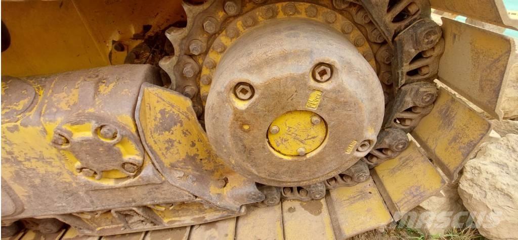 Komatsu D 65 EX-16 بلدوزرات مجنزرة