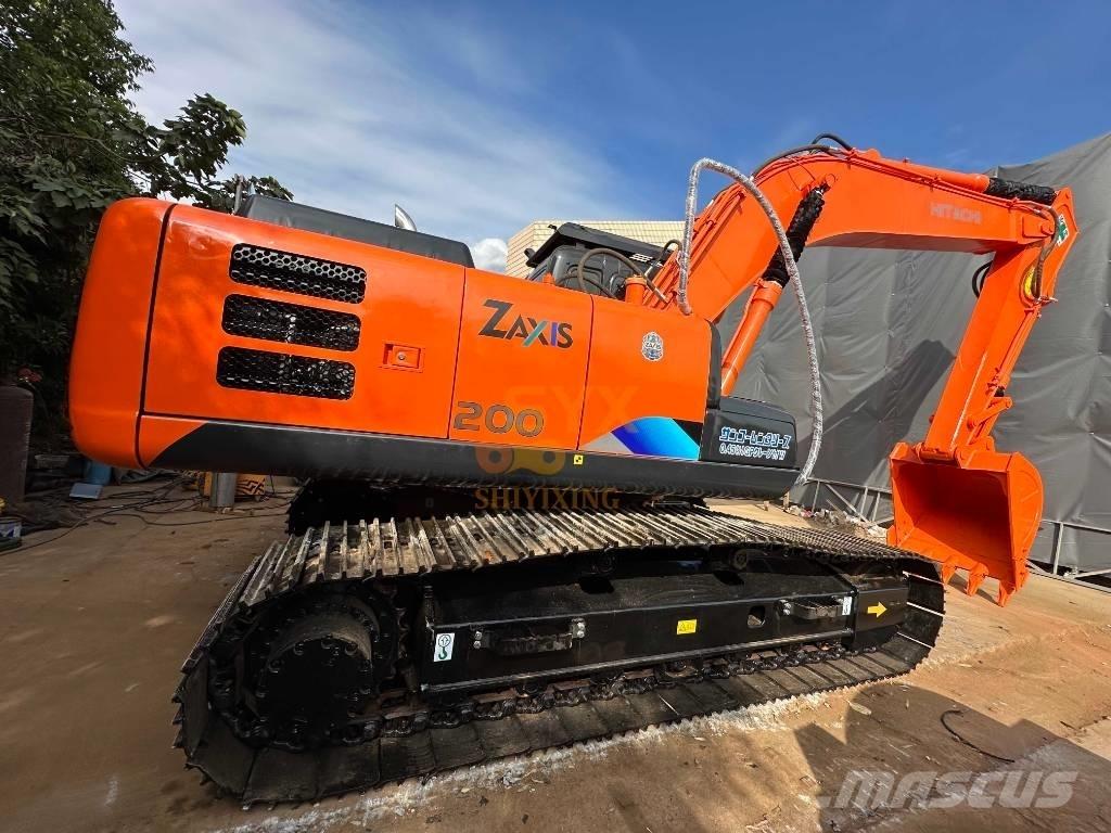 Hitachi EX 200 حفارات زحافة