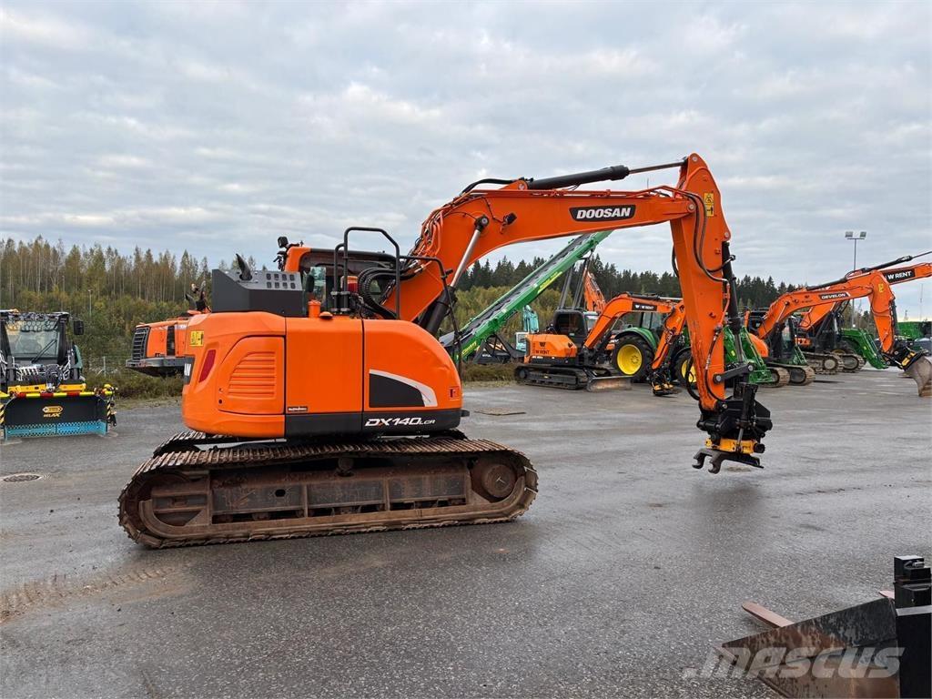Doosan DX140LCR-5 حفارات زحافة