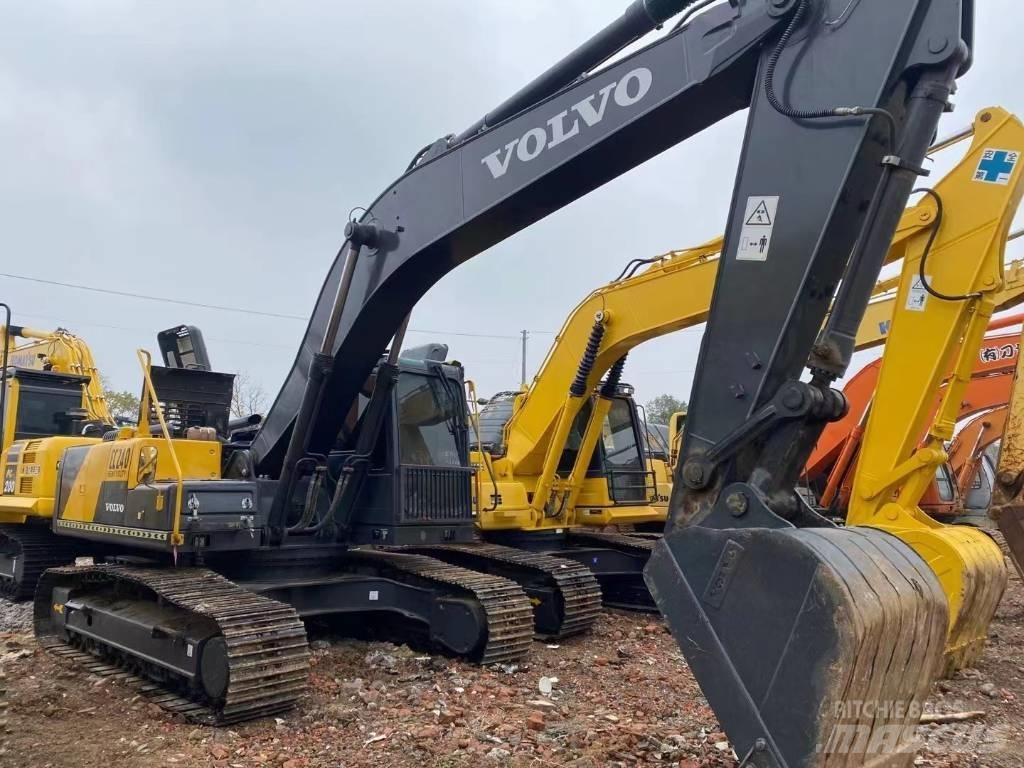 Volvo EC 240 حفارات زحافة