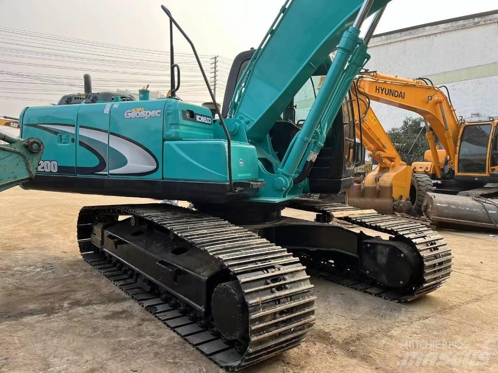 Kobelco SK 200 حفارات زحافة