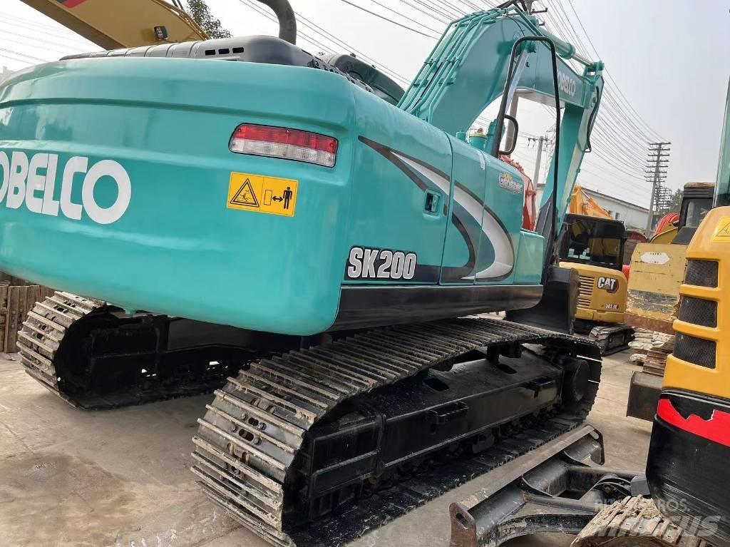 Kobelco SK 200 حفارات زحافة