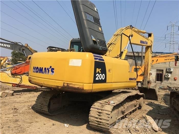 Komatsu PC 200-8 حفارات زحافة
