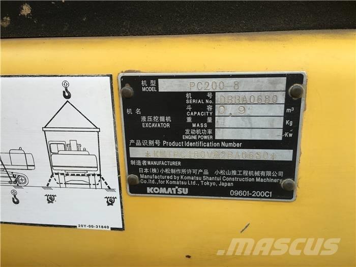 Komatsu PC 200-8 حفارات زحافة