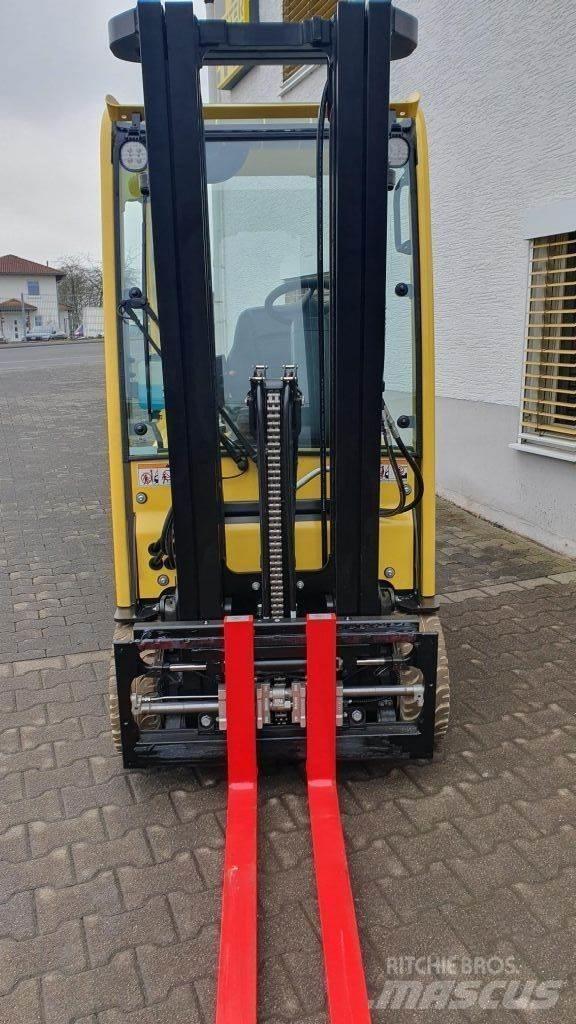 Hyster J1.6XNT شاحنات ذات رافعات شوكية تعمل بالكهرباء