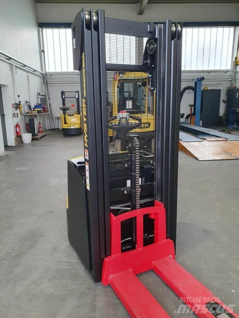 Hyster S 1.4 معدات التكديس الجوالة