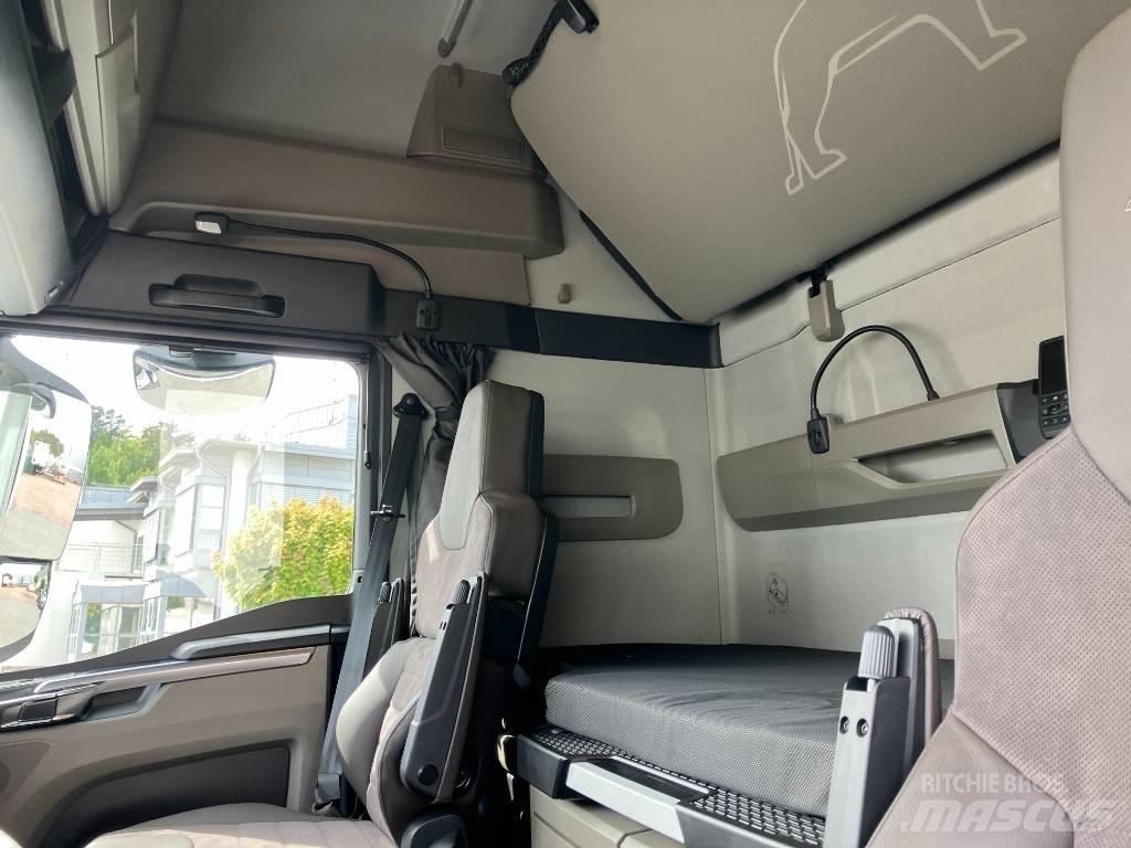 MAN TGX 26.510 شاحنات ذات هيكل صندوقي