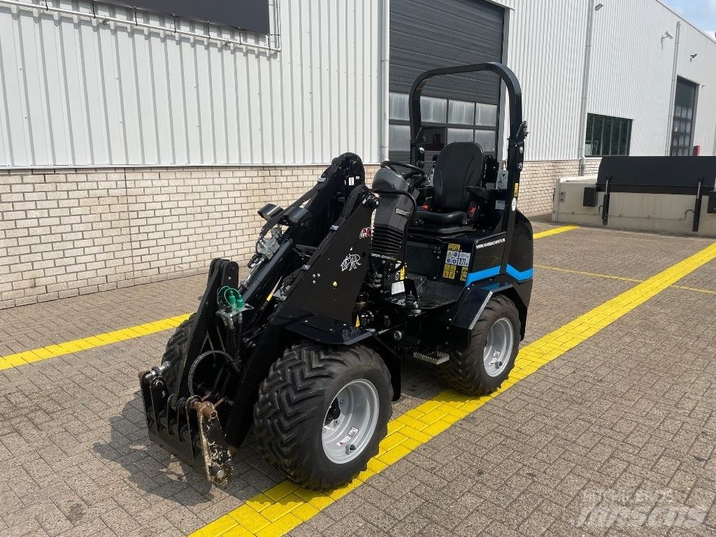 GiANT G 2200 E لوادر بعجل