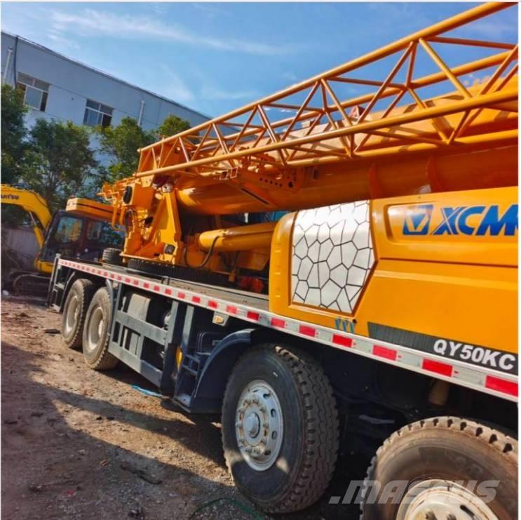 XCMG QY 50 KC رافعات مجنزرة