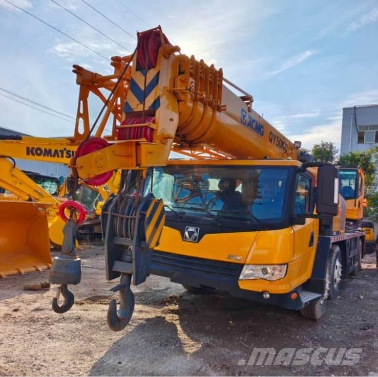 XCMG QY 50 KC رافعات مجنزرة