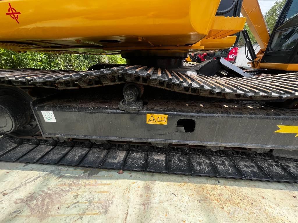Komatsu PC 70 حفارات زحافة