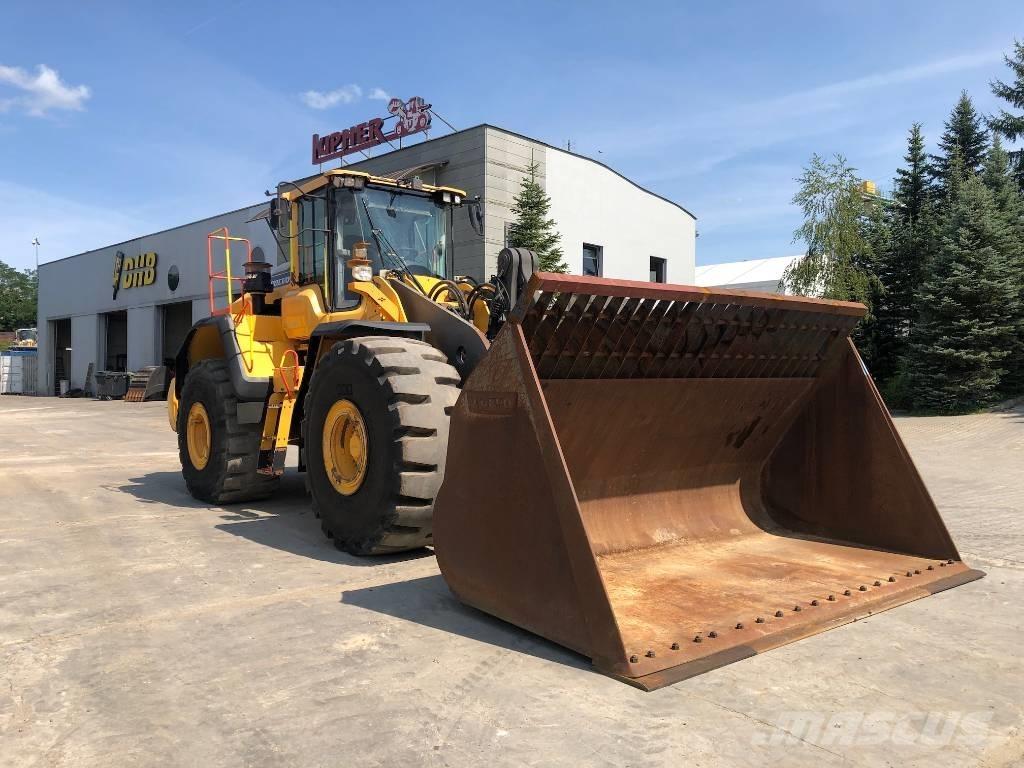 Volvo L220H لوادر بعجل