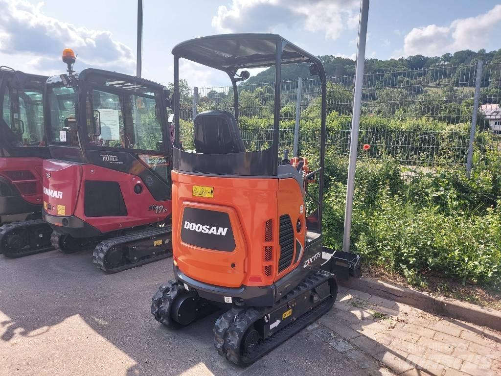 Develon DX 17 Z حفارات صغيرة أقل من 7 طن (حفارات صغيرة)