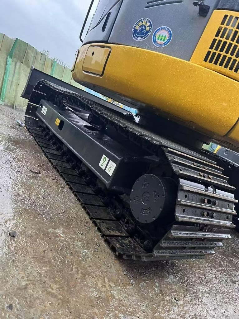 Komatsu PC 78 حفارات زحافة