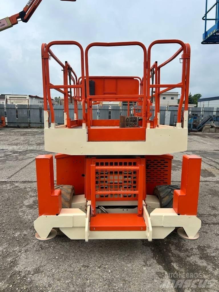 JLG 260 MRT رافعات مقصية الشكل