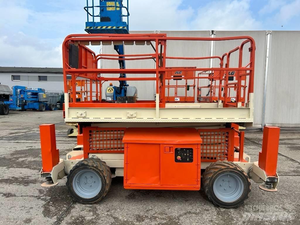 JLG 260 MRT رافعات مقصية الشكل