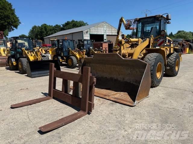 CAT 938 G لوادر بعجل