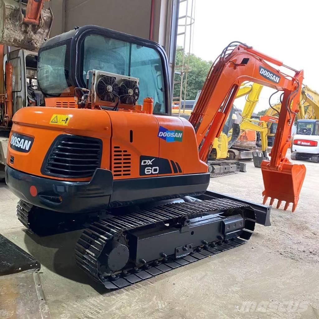 Doosan DX 60-9 C حفارات زحافة