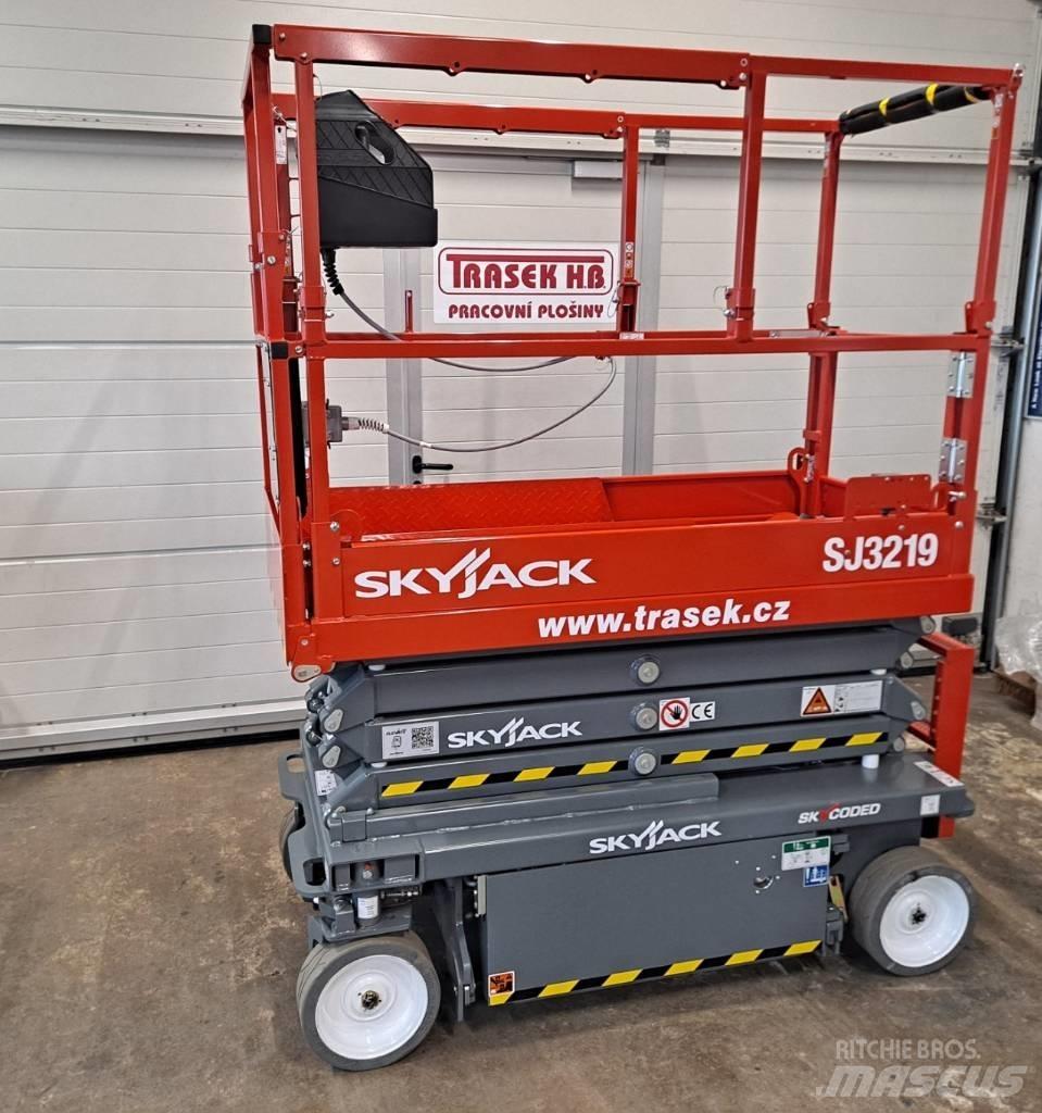 SkyJack SJ 3219 رافعات مقصية الشكل