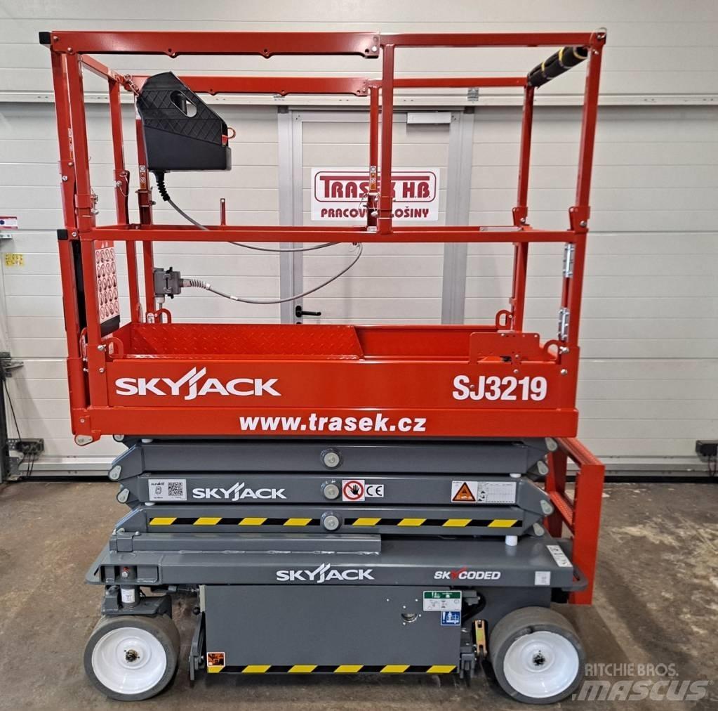 SkyJack SJ 3219 رافعات مقصية الشكل